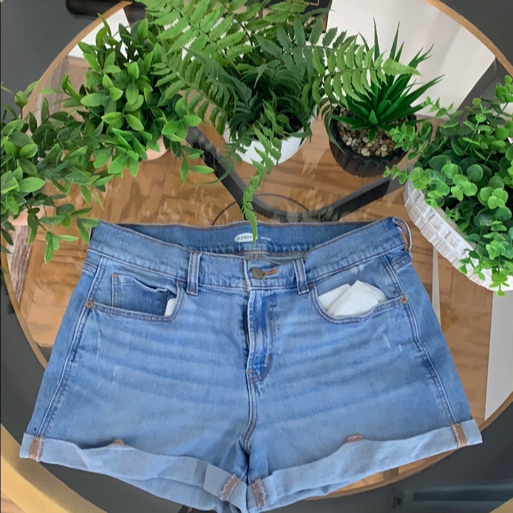 Old Navy Boyfriend denim shorts